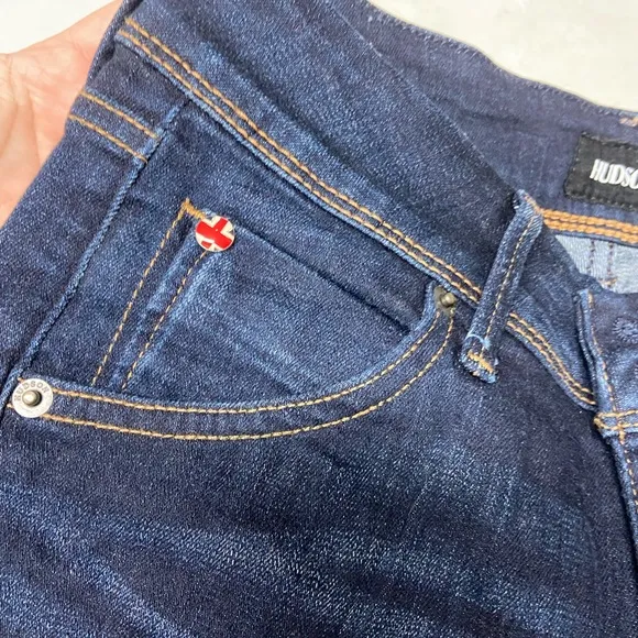 $205 Hudson Beth Baby Boot cut jeans size 25 dark wash blue