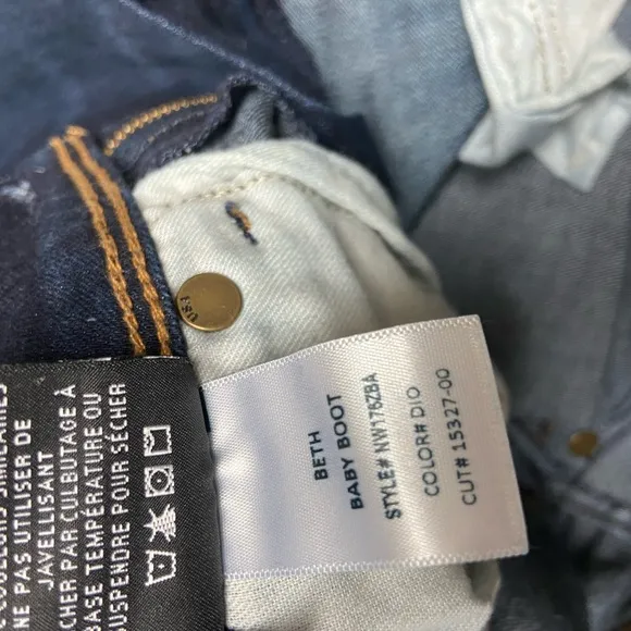 $205 Hudson Beth Baby Boot cut jeans size 25 dark wash blue