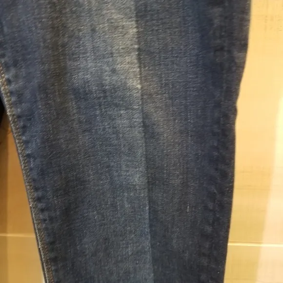 {28} Hudson Barbara Super Skinny StepHem Jeans