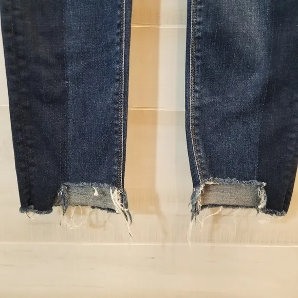 {28} Hudson Barbara Super Skinny StepHem Jeans