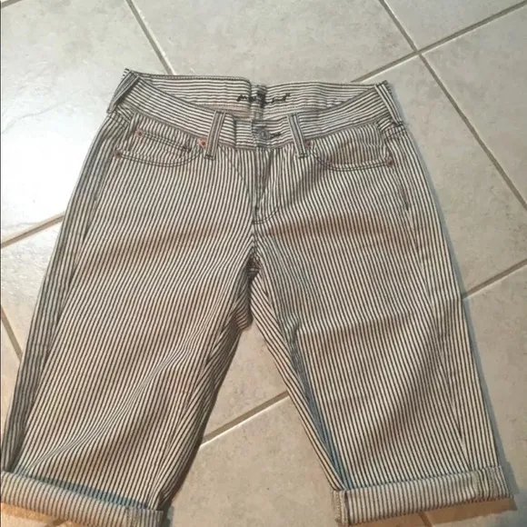 7 For All Mankind Straight cut. Size 25