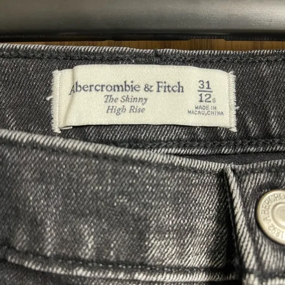 Abercrombie &amp; Fitch Two Toned, color block high rise skinny jeans