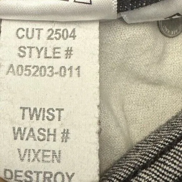 AMO Twist in Vixen Destroy Skinny Jeans Size 31