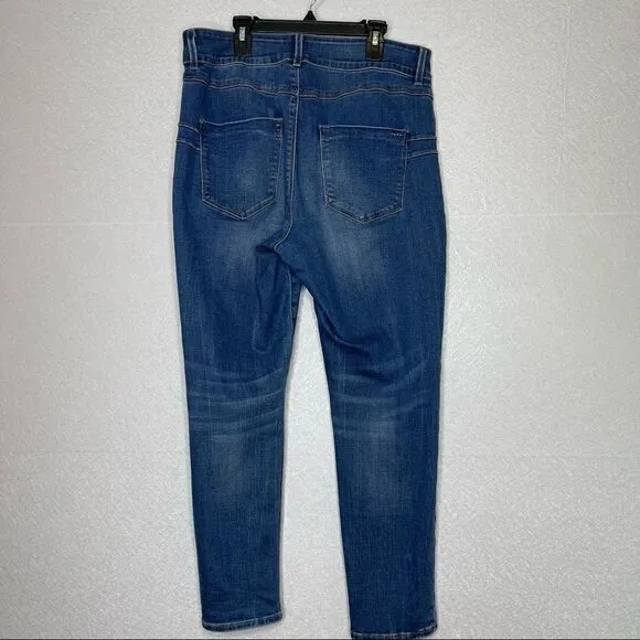 𝅺bebe Curvy High Waist Skinny Ankle Jeans 32