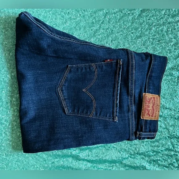 Classic Bermuda Shorts / LeviStrauss &amp; Co women short Blue Jean size 32