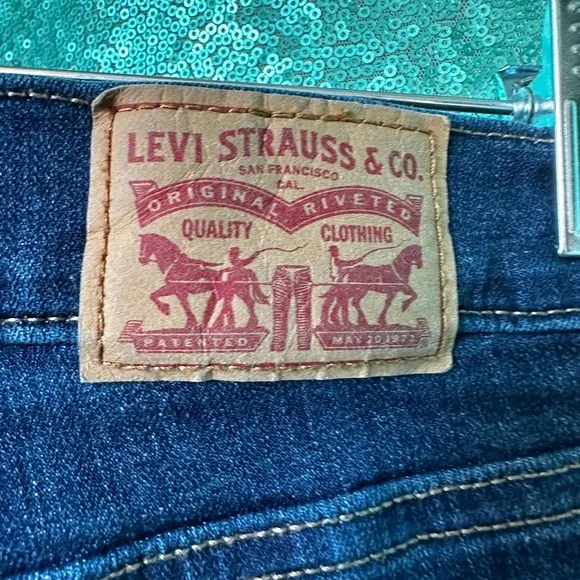Classic Bermuda Shorts / LeviStrauss &amp; Co women short Blue Jean size 32