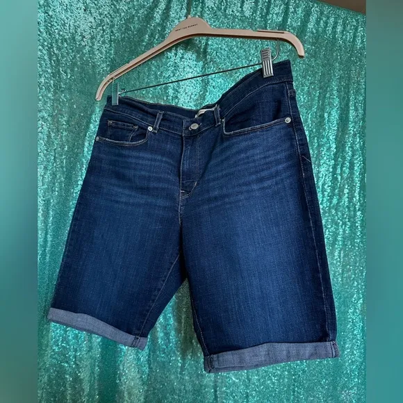 Classic Bermuda Shorts / LeviStrauss &amp; Co women short Blue Jean size 32