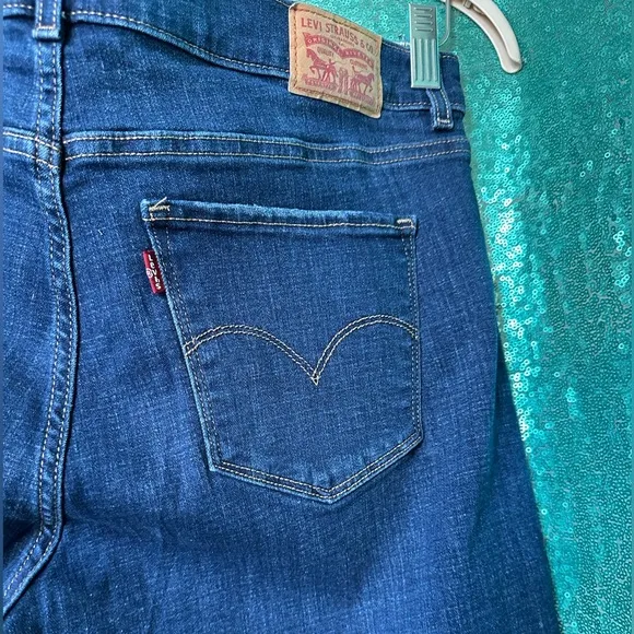 Classic Bermuda Shorts / LeviStrauss &amp; Co women short Blue Jean size 32