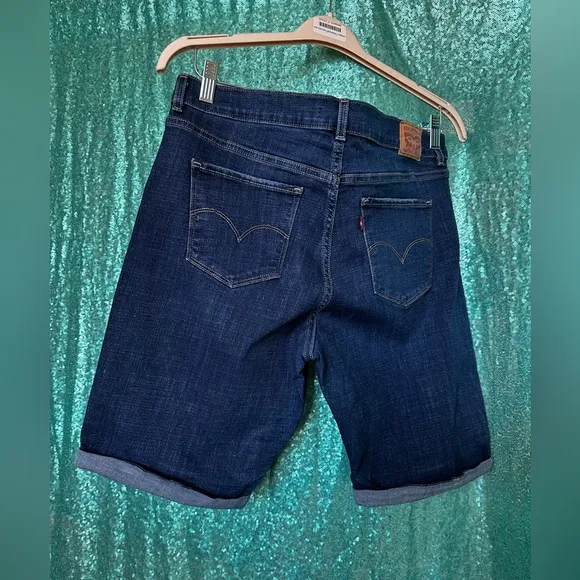 Classic Bermuda Shorts / LeviStrauss &amp; Co women short Blue Jean size 32