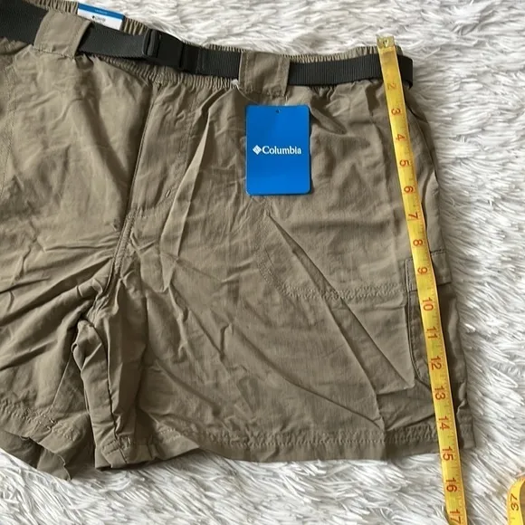 Columbia Women's Sandy River Cargo Short Shorts in beige/tan size XL