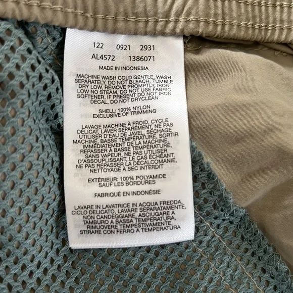 Columbia Women's Sandy River Cargo Short Shorts in beige/tan size XL