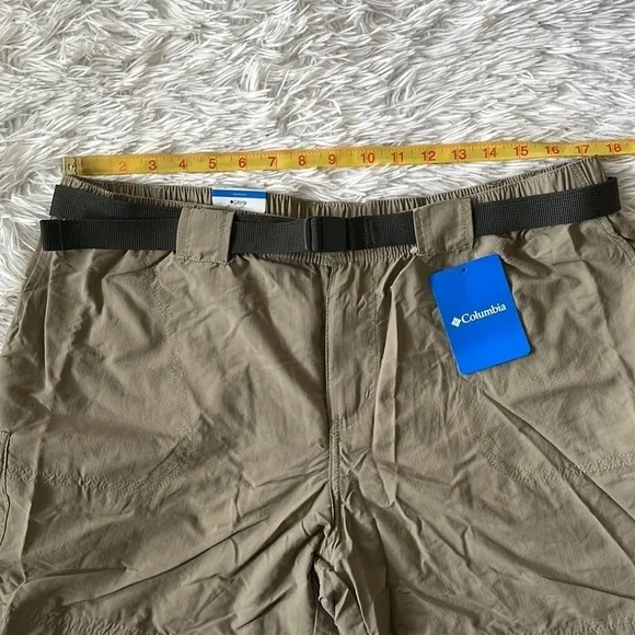 Columbia Women's Sandy River Cargo Short Shorts in beige/tan size XL
