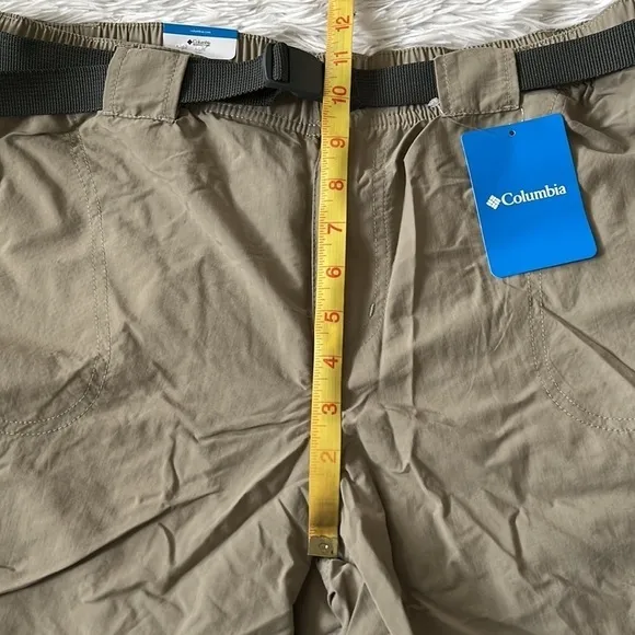 Columbia Women's Sandy River Cargo Short Shorts in beige/tan size XL