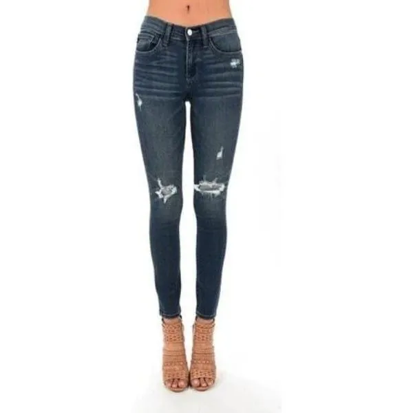 Destroyed Patch Detail Skinny Stretchy as always!