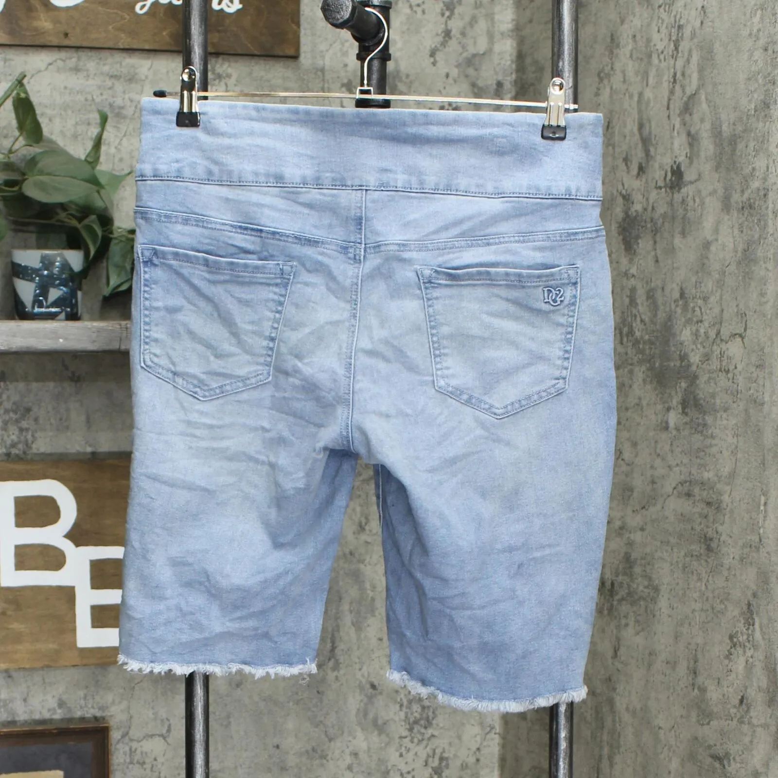 DG2 by Diane Gilman Petite Classic Stretch Pull-On Bermuda Shorts Chambray PL