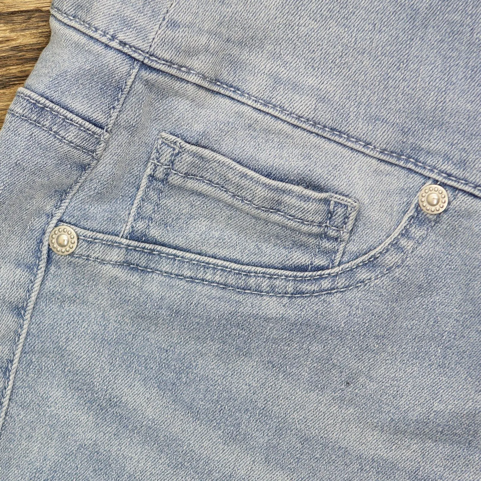 DG2 by Diane Gilman Petite Classic Stretch Pull-On Bermuda Shorts Chambray PL
