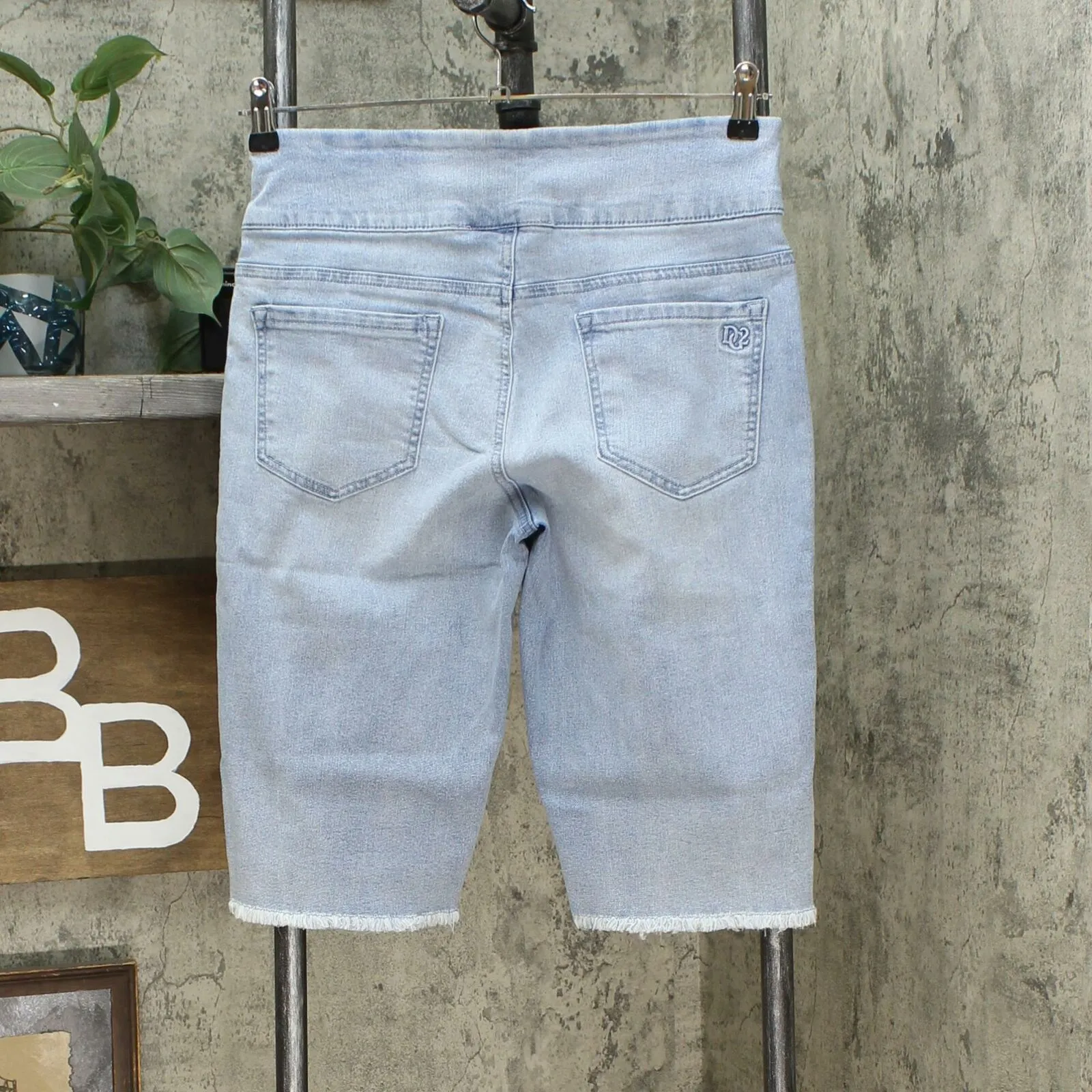 DG2 by Diane Gilman Women's Pull On Bermuda Shorts Chambray Medium