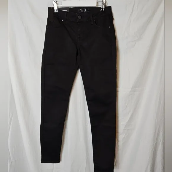 DSTLD NWT Women's midrise stretch skinny jeans size 25.