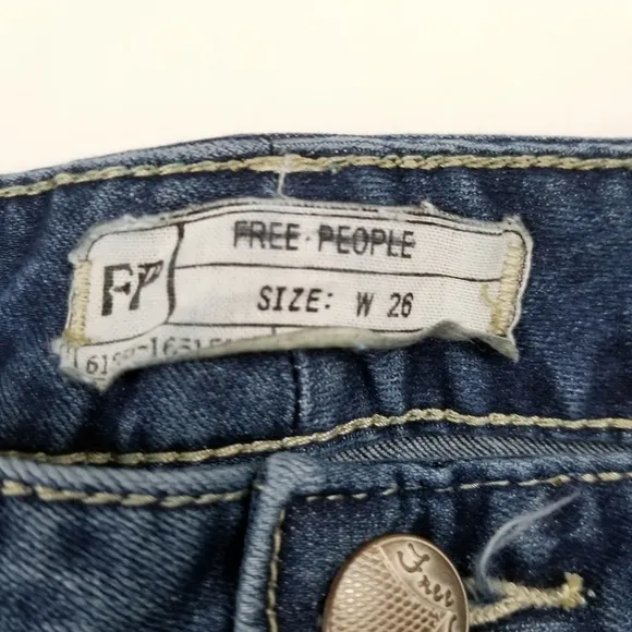 Free People dark wash skinny ankle zipper jeans size 26