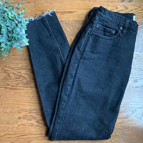 FREE PEOPLE we the free black denim crvy skinny jeans (size 27) ✨