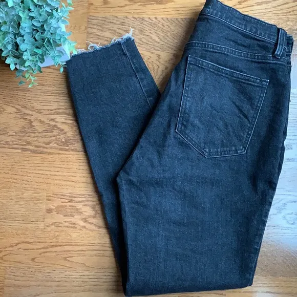 FREE PEOPLE we the free black denim crvy skinny jeans (size 27) ✨