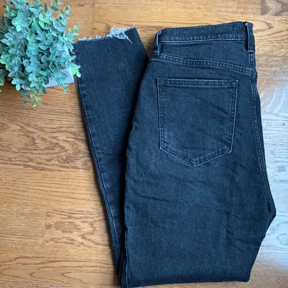 FREE PEOPLE we the free black denim crvy skinny jeans (size 27) ✨