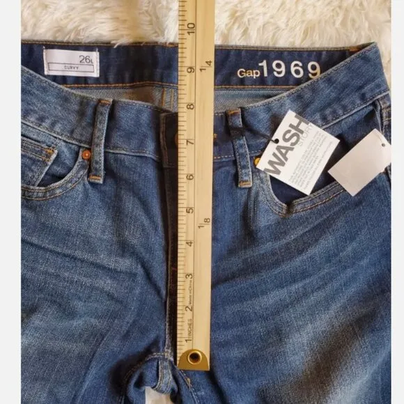 GAP Women's Curvy Low-Rise Medium Wash Bootcut Jeans Size 26/2 LONG RT$70