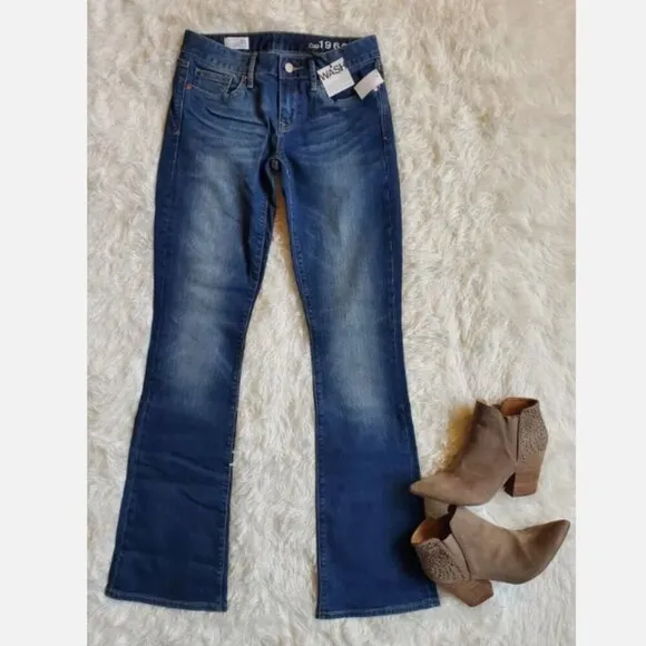GAP Women's Curvy Low-Rise Medium Wash Bootcut Jeans Size 26/2 LONG RT$70