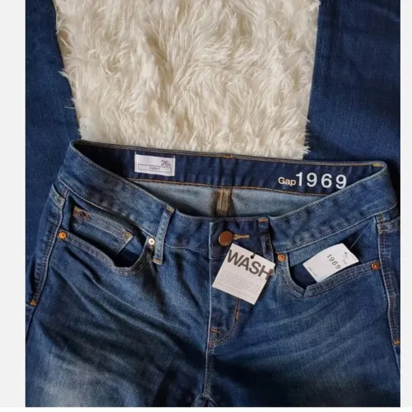 GAP Women's Curvy Low-Rise Medium Wash Bootcut Jeans Size 26/2 LONG RT$70