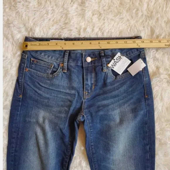 GAP Women's Curvy Low-Rise Medium Wash Bootcut Jeans Size 26/2 LONG RT$70