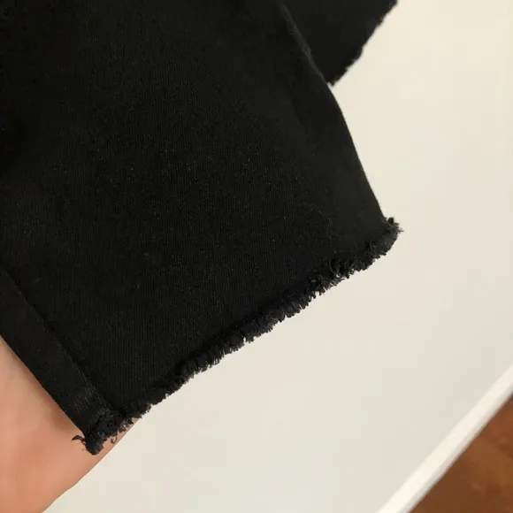 Good American Black Coated Denim Bermuda Shorts Cutoff Size 0/25