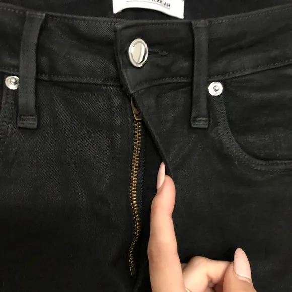 Good American Black Coated Denim Bermuda Shorts Cutoff Size 0/25