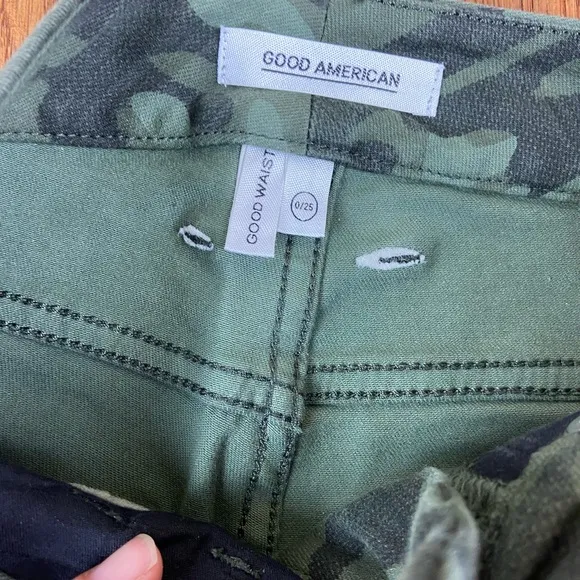 Good American Good Waist jeans, Camo Print, NWT, size 0/25