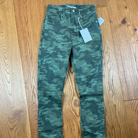 Good American Good Waist jeans, Camo Print, NWT, size 0/25