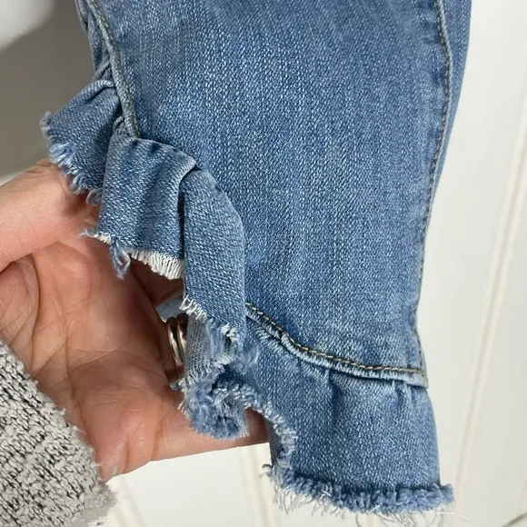 Joe’s Jeans The Icon Mid Rise Skinny Ruffle Ankle Percy