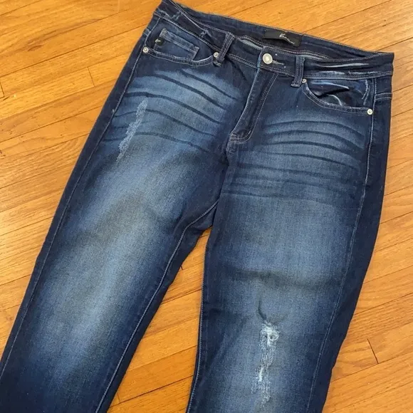 KanCan dark wash skinny jeans