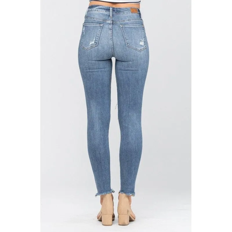 Knee destroyed skinny jeans