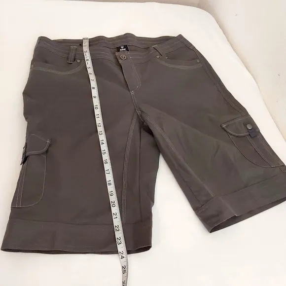 KUHL Women's cargo  Shorts
