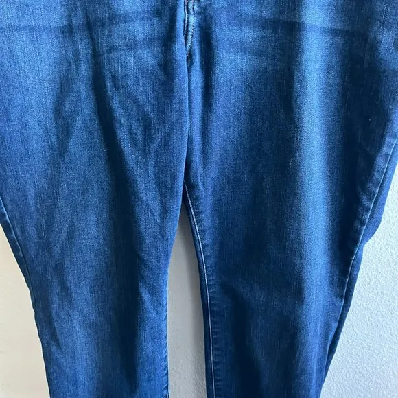 Lane Bryant Women's Flex Magic Waistband Medium Wash Skinny Jeans Size 20