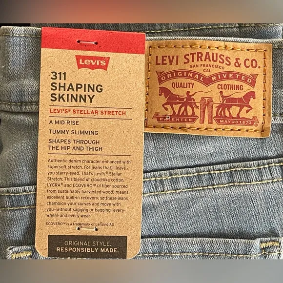 Levi’s 311 Shaping Skinny Jeans. Size 28