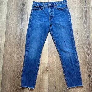 Levi’s Medium Wash White Cone Denim Skinny Jeans Size 29