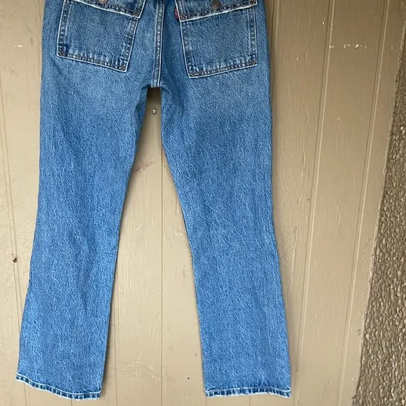 Levi’s middy ankle bootcut jeans medium wash 24x29
