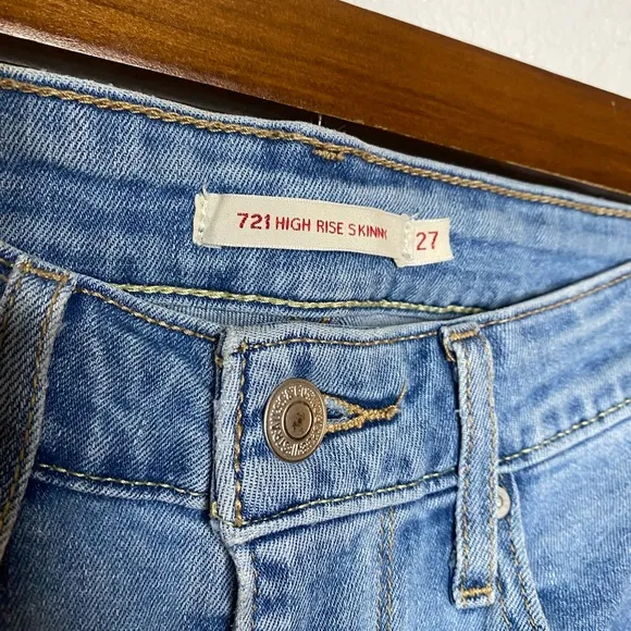 Levi’s Premium 721 High Rise Skinny Jeans Side Stripe size 27