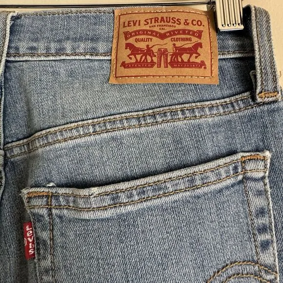 LEVI’S Wedgie Skinny Women’s Jeans Size 27 Blue Button Fly Raw Hem Stretch