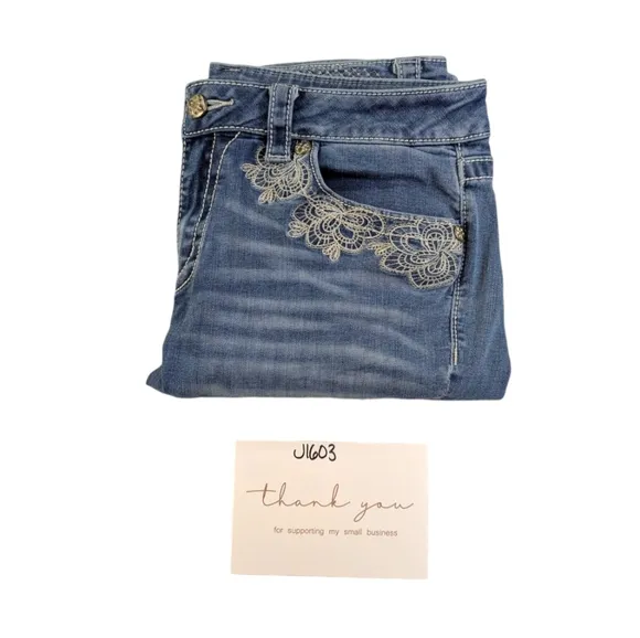 Miss Me Midrise Slim Bootcut GUC $119 Size 32        J1603
