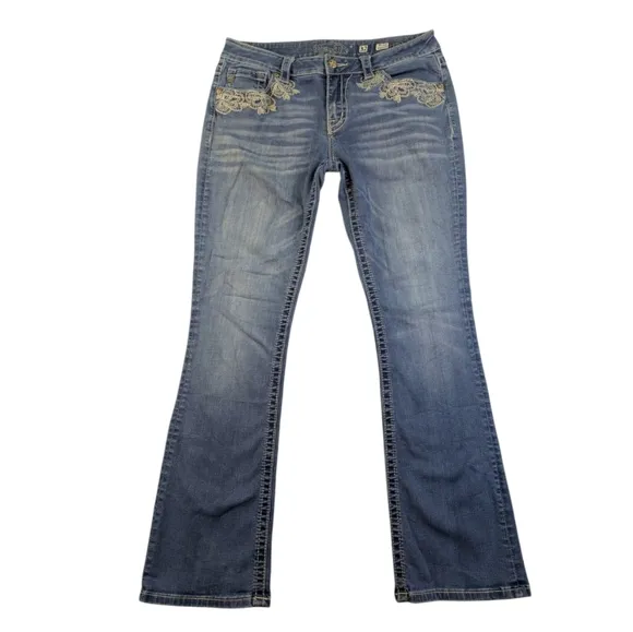 Miss Me Midrise Slim Bootcut GUC $119 Size 32        J1603