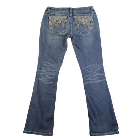 Miss Me Midrise Slim Bootcut GUC $119 Size 32        J1603