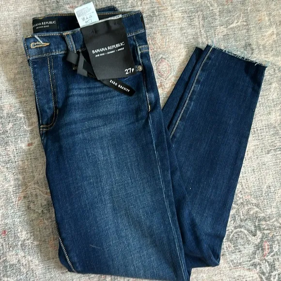 NWT - Banana Republic mid-rise skinny jeans