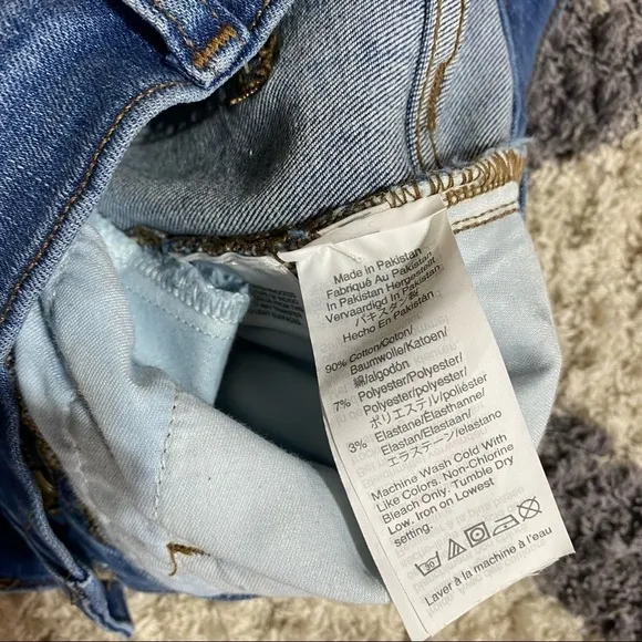 NWT Madewell 9” Mid Rise Skinny Jeans Destroyed