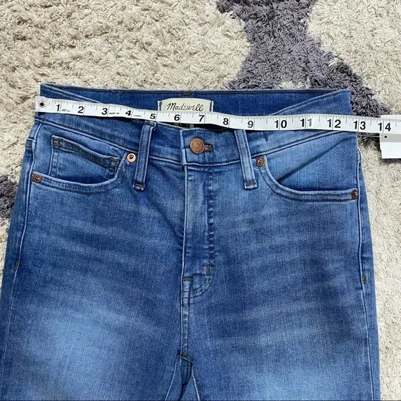 NWT Madewell 9” Mid Rise Skinny Jeans Destroyed